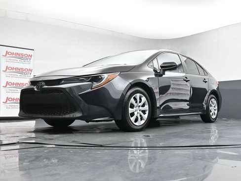 Used 2021 Toyota Corolla LE image 37