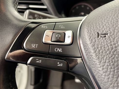 Used 2022 Volkswagen Passat 2.0T R-Line image 18