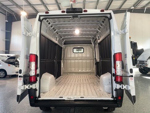 Used 2025 RAM ProMaster 3500 w/ Convenience Group FWD image 5