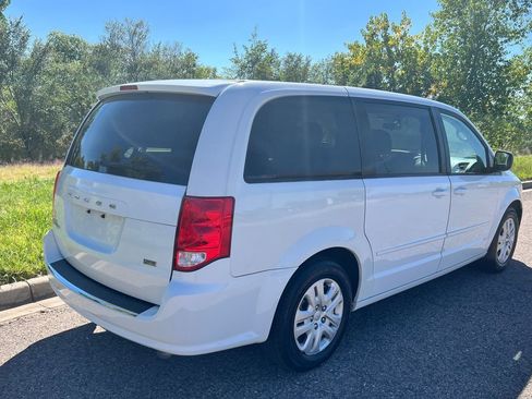 Used 2014 Dodge Grand Caravan SE w/ Quick Order Package 29E SE image 3
