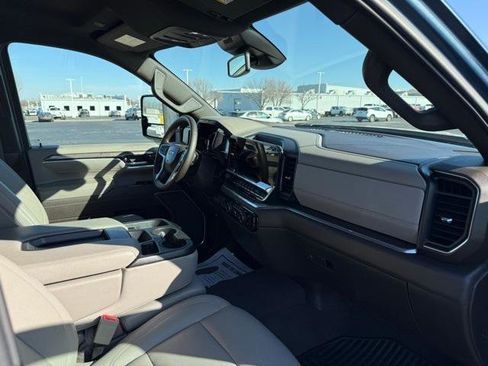 Used 2025 Chevrolet Silverado 3500 LTZ image 35
