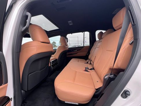 New 2026 Lexus LX 600 4WD w/ Luxury Package image 10