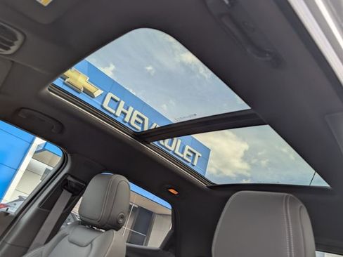 Used 2023 Chevrolet TrailBlazer ACTIV w/ Sun and Liftgate Package AWD/4WD image 28