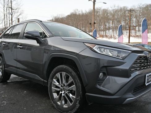 Used 2021 Toyota RAV4 Limited image 9