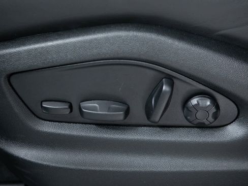 Certified 2025 Porsche Cayenne Turbo image 17