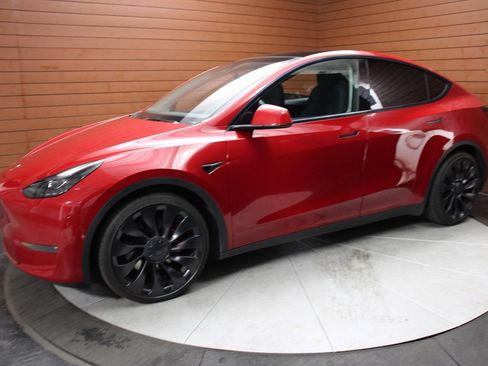 Used 2022 Tesla Model Y Performance image 41