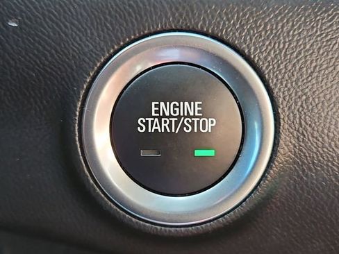 Used 2024 GMC Terrain SLE w/ Driver Convenience Package FWD image 17
