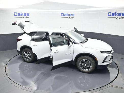 Used 2025 Chevrolet Blazer LT AWD/4WD image 58