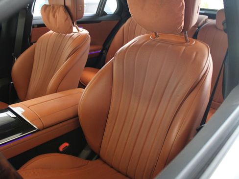 Certified 2023 Mercedes-Benz S 580 4MATIC Sedan image 6