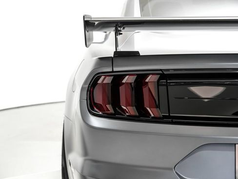 Used 2022 Ford Mustang Shelby GT500 w/ Carbon Fiber Track Pack RWD image 56