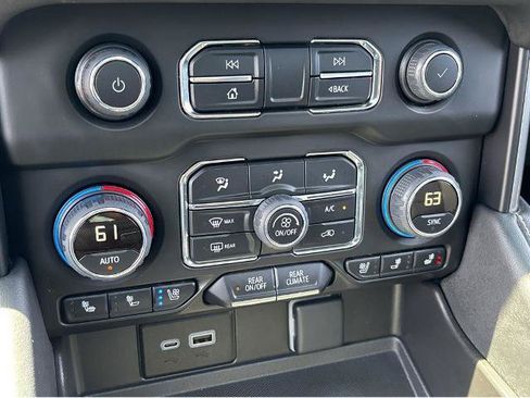 Used 2023 Chevrolet Tahoe Premier AWD/4WD image 28