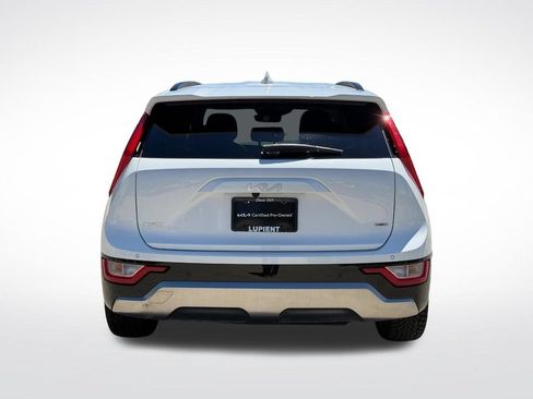 Used 2023 Kia Niro EX Touring FWD image 4