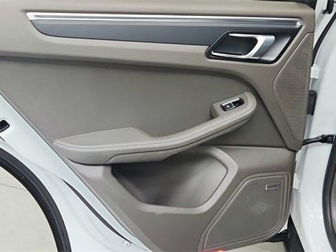 Used 2018 Porsche Macan Sport Edition image 21