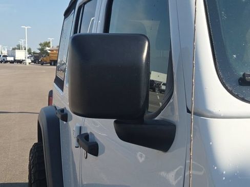 Used 2018 Jeep Wrangler Unlimited Sport S AWD/4WD image 6