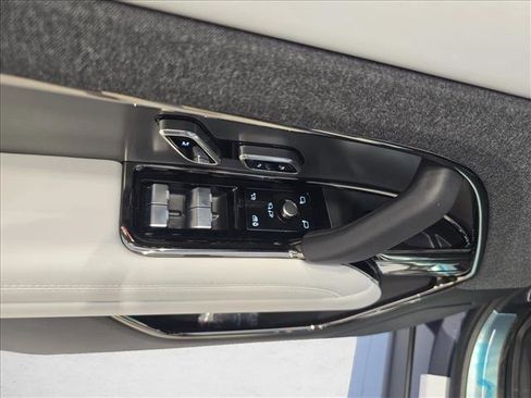 New 2026 Land Rover Range Rover Sport SE AWD/4WD image 25