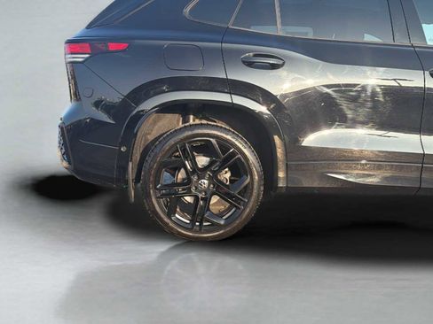 Used 2025 Volkswagen Tiguan SE R-Line image 34