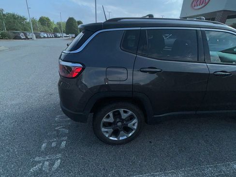 Used 2018 Jeep Compass Limited w/ Navigation Group AWD/4WD image 13
