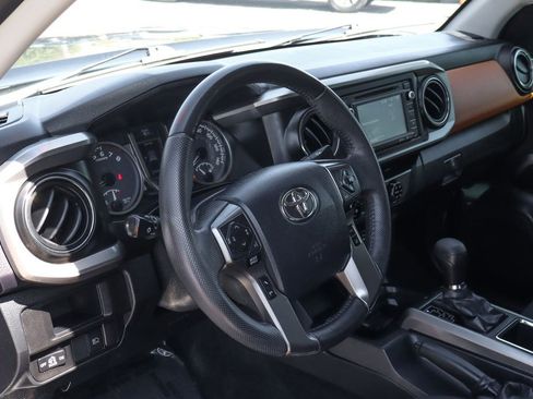 Used 2019 Toyota Tacoma SR5 RWD image 20