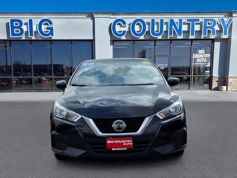 Used 2021 Nissan Versa SV FWD image 5