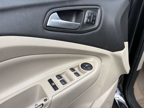 Used 2014 Ford Escape Titanium w/ Equipment Group 401A FWD image 11