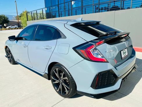 Used 2017 Honda Civic Sport Touring image 4