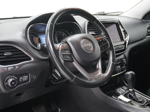Used 2019 Jeep Cherokee Limited FWD image 10