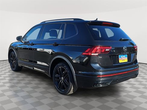Certified 2022 Volkswagen Tiguan SE R-Line image 7