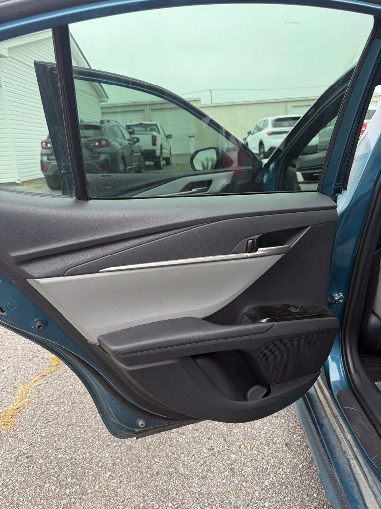 Used 2026 Toyota Camry SE FWD image 10