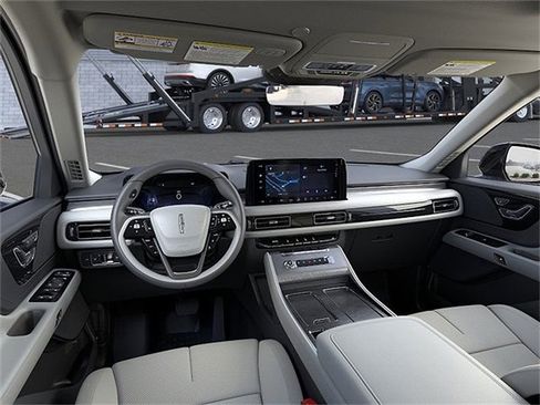 New 2026 Lincoln Aviator AWD image 9