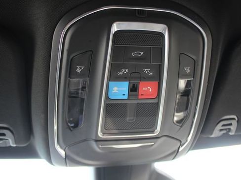 Used 2022 Jeep Wagoneer Series III AWD/4WD image 13