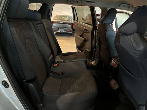 Used 2025 Toyota Highlander LE image 39