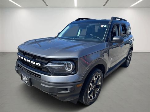 Used 2022 Ford Bronco Sport Outer Banks w/ Tech Package AWD/4WD image 2