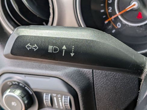 Used 2019 Jeep Wrangler Sport AWD/4WD image 24