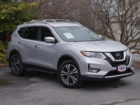 Used 2019 Nissan Rogue SV w/ Premium Package image 28