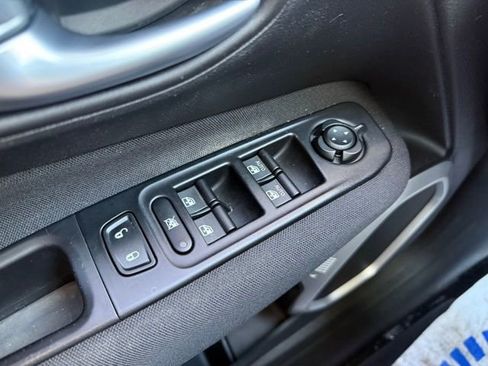Used 2019 Jeep Renegade Sport w/ Sport Appearance Group FWD image 33
