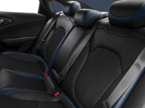 Used 2016 Chrysler 200 S FWD image 17