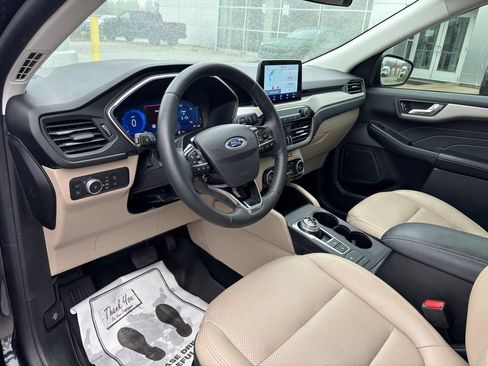 Used 2021 Ford Escape SEL w/ Technology Package FWD image 22