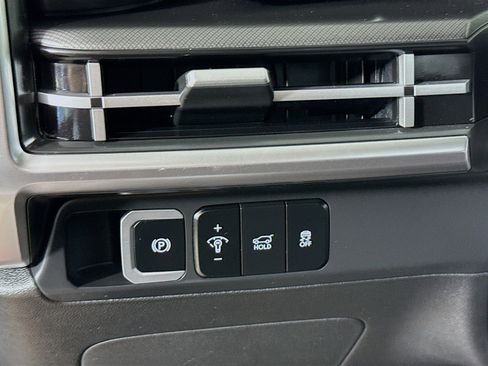 Used 2025 Hyundai Santa Fe SEL FWD image 9