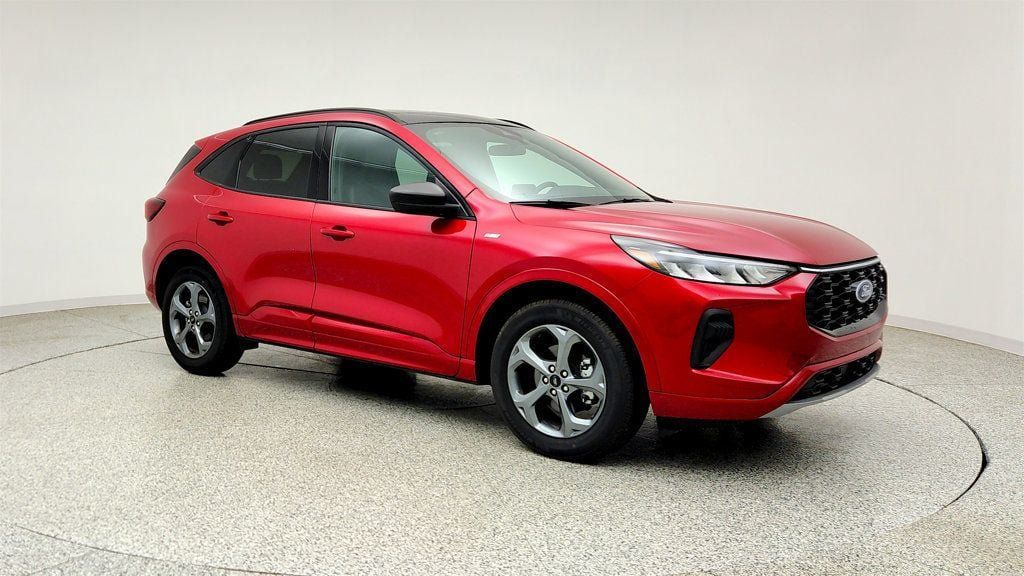 Used 2024 Ford Escape ST-Line AWD/4WD image 3