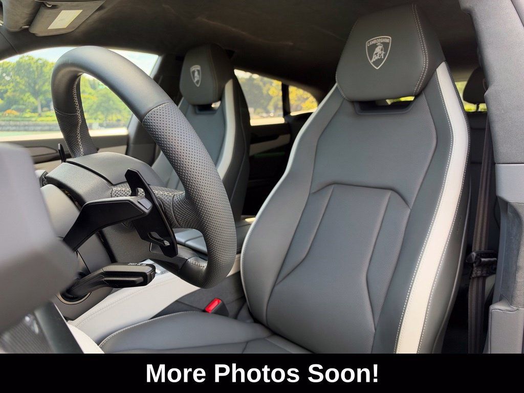 Used 2025 Lamborghini Urus SE AWD/4WD image 18