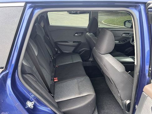 Used 2021 Nissan Rogue SV FWD image 16