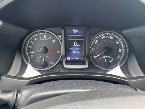 Used 2016 Toyota Tacoma TRD Off-Road image 11