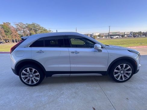 Used 2019 Cadillac XT4 Premium Luxury w/ Enhanced Visibility Package image 6