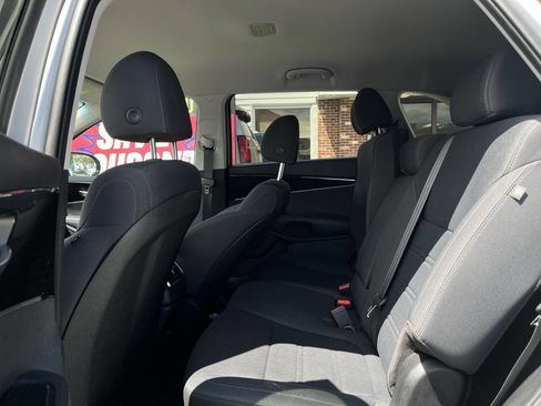 Used 2019 Kia Sorento L image 19