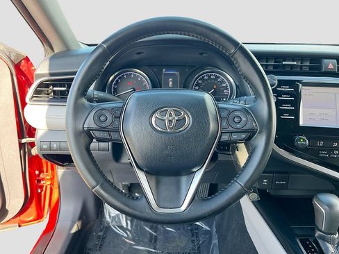 Used 2019 Toyota Camry SE FWD image 11