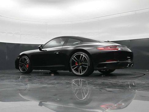 Certified 2018 Porsche 911 Carrera S RWD image 37