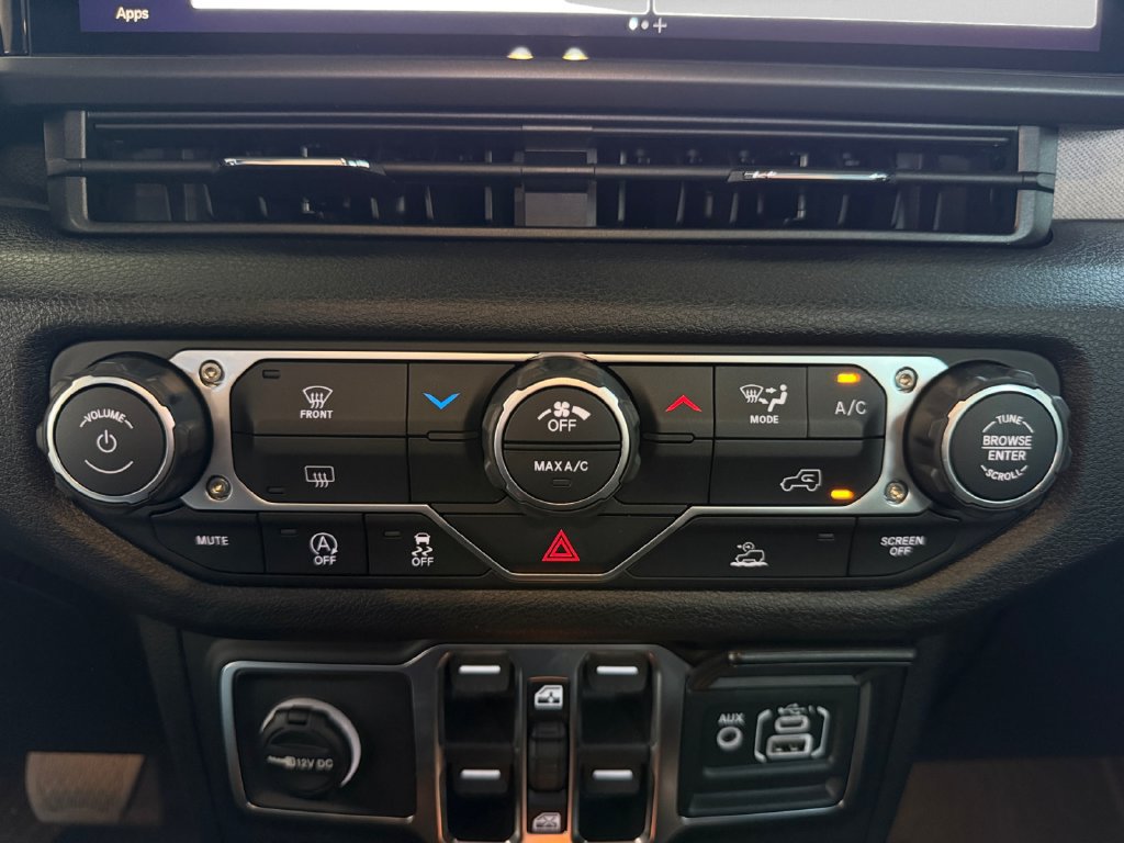 Used 2026 Jeep Gladiator Sport AWD/4WD image 17