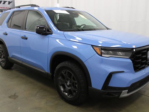 Used 2024 Honda Pilot TrailSport image 4