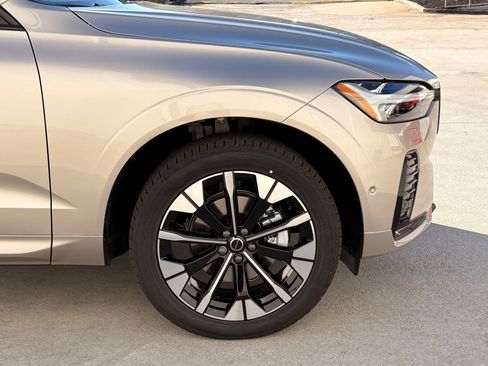 Used 2026 Volvo XC60 B5 Plus w/ Protection Package Premier image 11