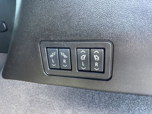 Certified 2025 Cadillac XT6 Premium Luxury w/ Platinum Package image 12